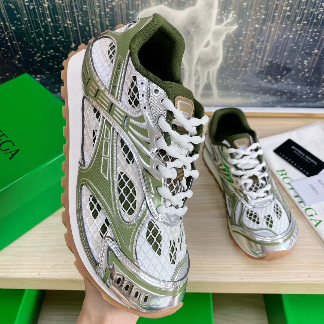 p620🐮🐮High-end version, the original 1:1 couple style new model is on the shelves🔥BV Orbit sneakers Wang Yibo's same style couple's Dad Runner sneakers, made of lightweight technical mesh fabric. Features a geometric patterned rubber outsole. The outsole is made of color-blocked TPU outsole. Size: women’s shoes 35-40, men’s shoes 39-45.